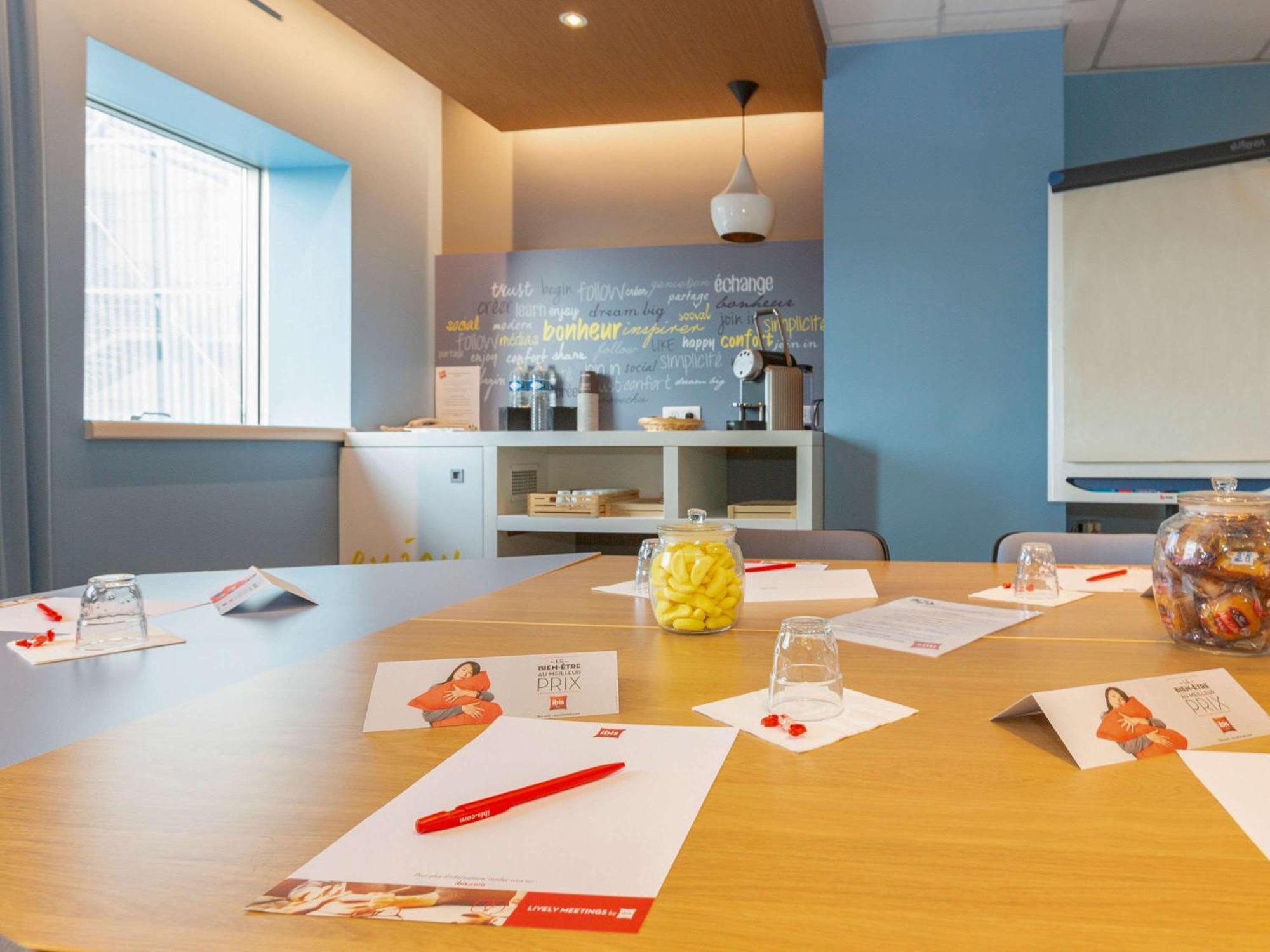 Hotel Ibis Rennes Centre Gare Sud Экстерьер фото